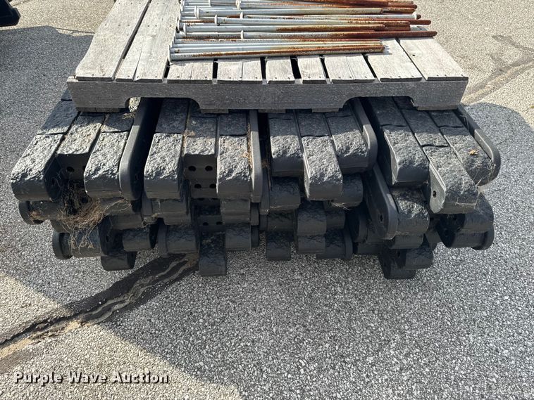 image for item EM2372 (20) playground barrier