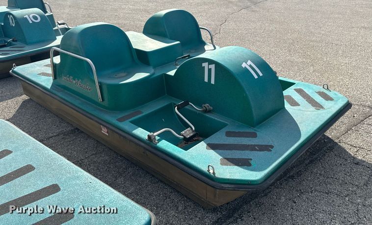 image for item EM2374 Paddle boat