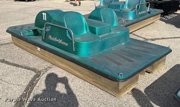 image for item EM2374 Paddle boat