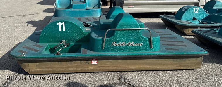 image for item EM2374 Paddle boat