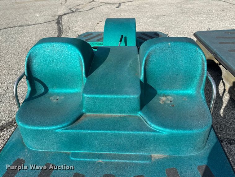 image for item EM2374 Paddle boat