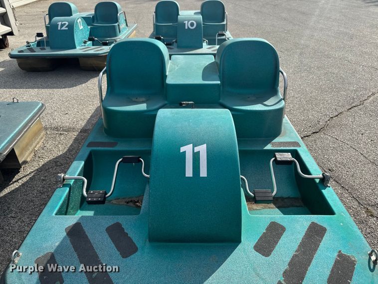 image for item EM2374 Paddle boat