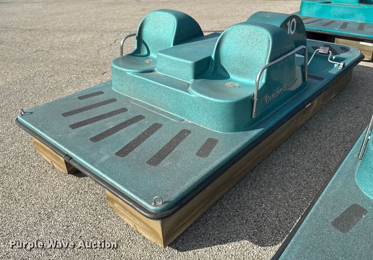 image for item EM2375 Paddle boat