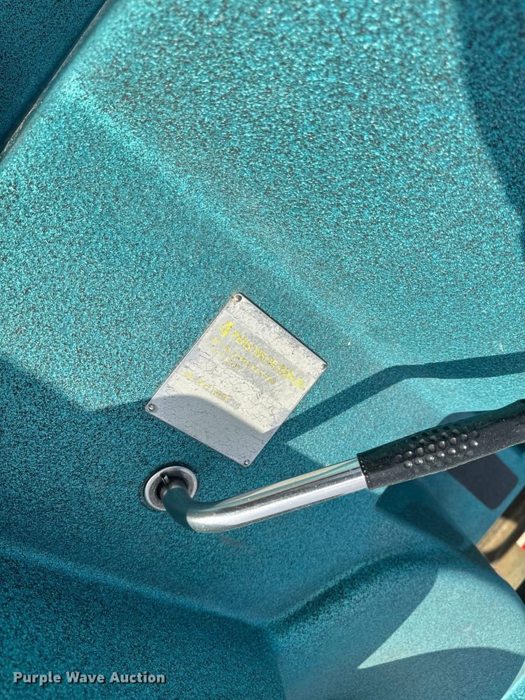 image for item EM2375 Paddle boat