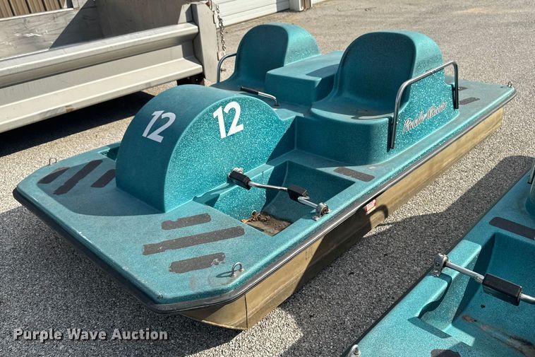 image for item EM2376 Paddle boat