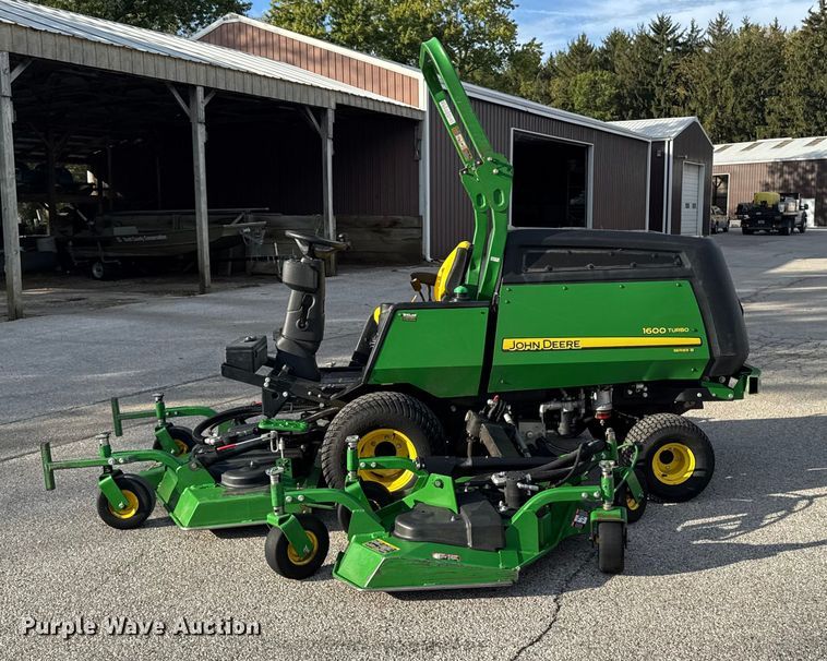image for item EM2377 John Deere 1600 WAM TD lawn mower