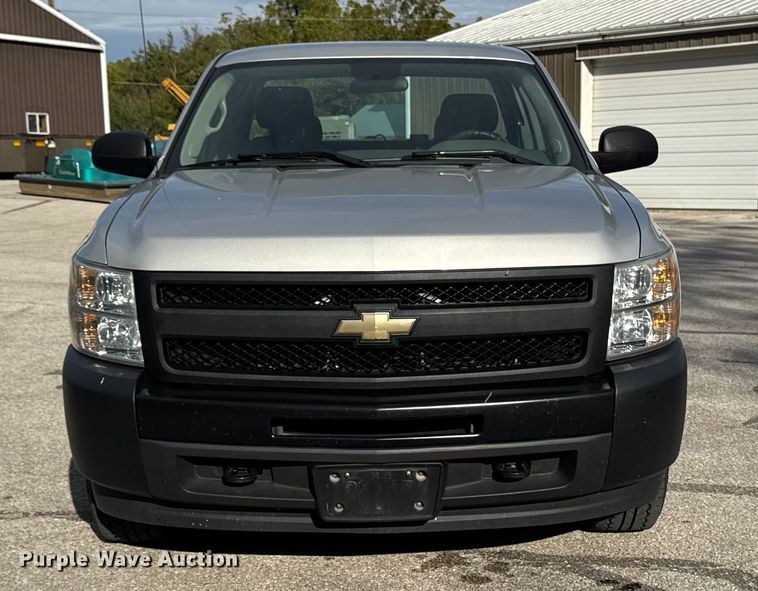 image for item EM2378 2011 Chevrolet Silverado 1500 Ext. Cab pickup truck