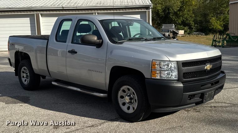 image for item EM2378 2011 Chevrolet Silverado 1500 Ext. Cab pickup truck