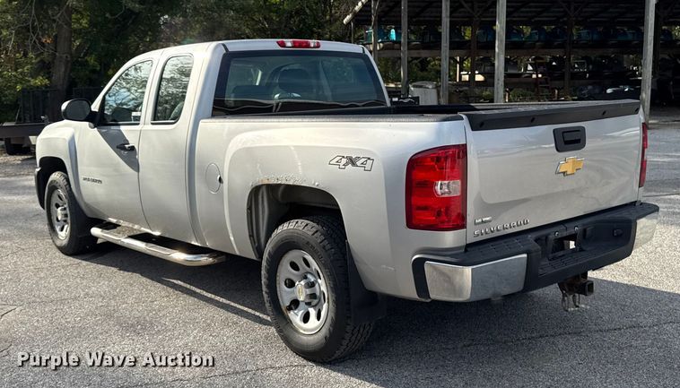 image for item EM2378 2011 Chevrolet Silverado 1500 Ext. Cab pickup truck