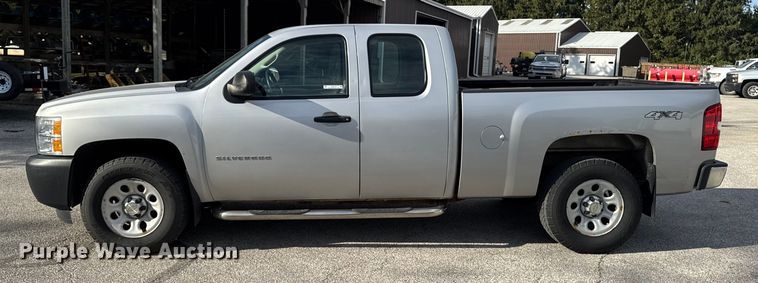 image for item EM2378 2011 Chevrolet Silverado 1500 Ext. Cab pickup truck
