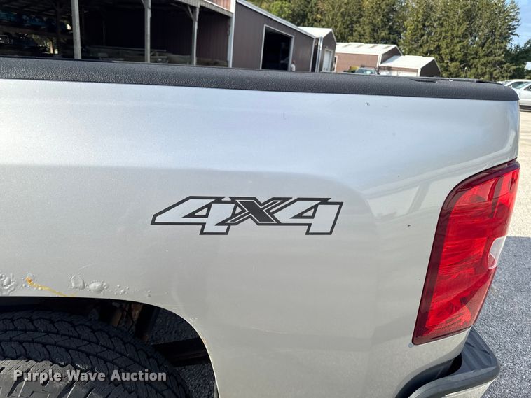 image for item EM2378 2011 Chevrolet Silverado 1500 Ext. Cab pickup truck