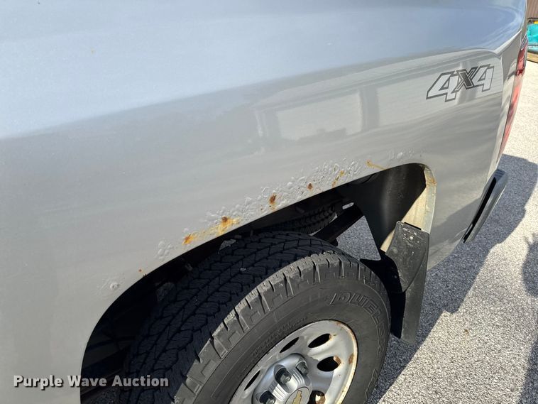 image for item EM2378 2011 Chevrolet Silverado 1500 Ext. Cab pickup truck