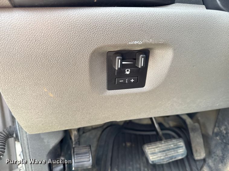 image for item EM2378 2011 Chevrolet Silverado 1500 Ext. Cab pickup truck