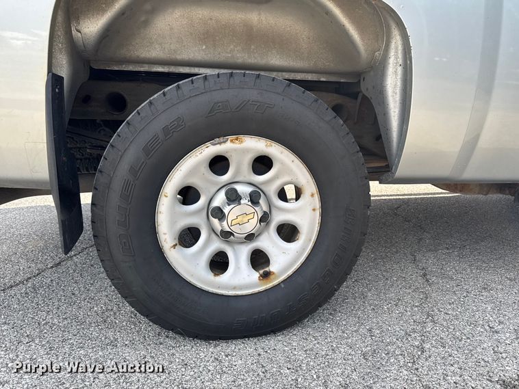 image for item EM2378 2011 Chevrolet Silverado 1500 Ext. Cab pickup truck