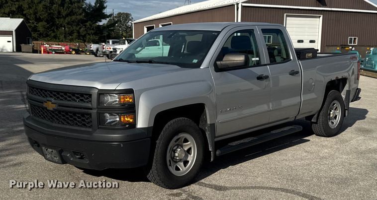 image for item EM2379 2015 Chevrolet Silverado 1500 Double Cab pickup truck
