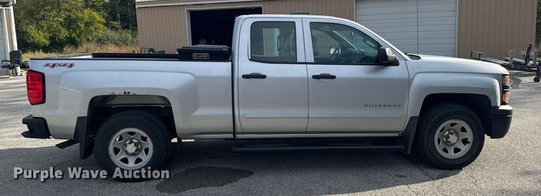 image for item EM2379 2015 Chevrolet Silverado 1500 Double Cab pickup truck