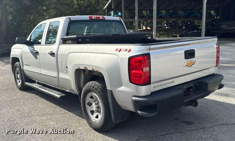 image for item EM2379 2015 Chevrolet Silverado 1500 Double Cab pickup truck