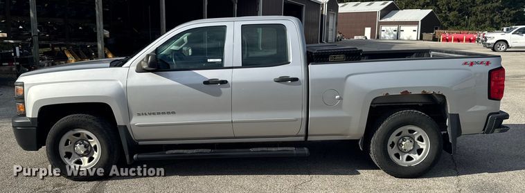 image for item EM2379 2015 Chevrolet Silverado 1500 Double Cab pickup truck