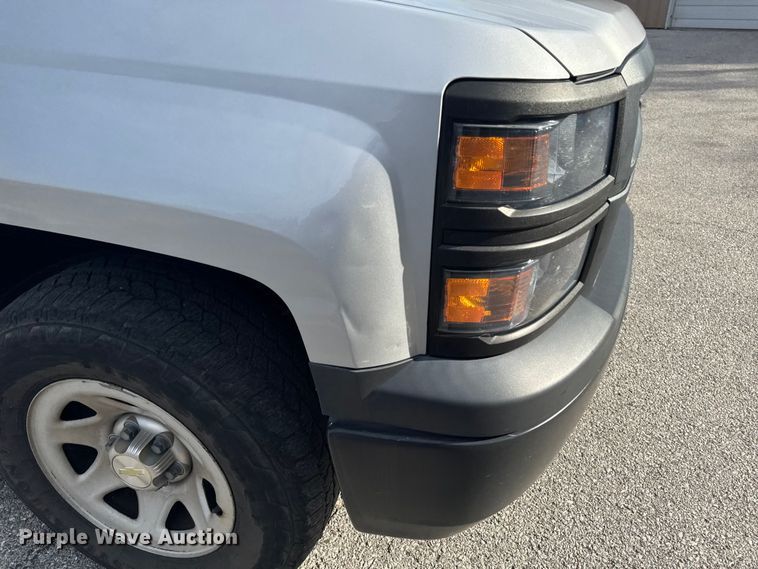 image for item EM2379 2015 Chevrolet Silverado 1500 Double Cab pickup truck