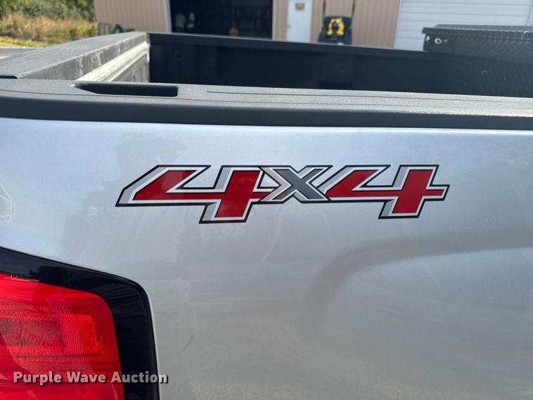 image for item EM2379 2015 Chevrolet Silverado 1500 Double Cab pickup truck