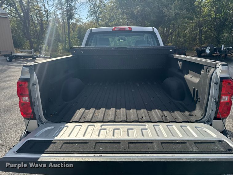 image for item EM2379 2015 Chevrolet Silverado 1500 Double Cab pickup truck