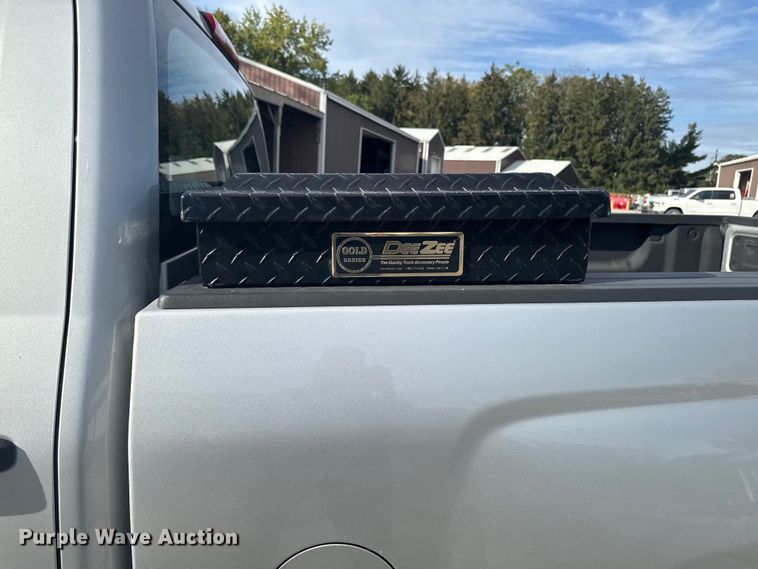 image for item EM2379 2015 Chevrolet Silverado 1500 Double Cab pickup truck