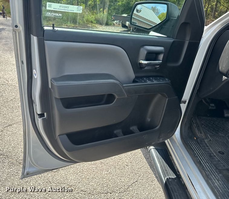 image for item EM2379 2015 Chevrolet Silverado 1500 Double Cab pickup truck