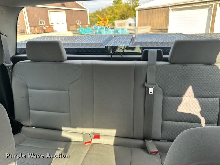 image for item EM2379 2015 Chevrolet Silverado 1500 Double Cab pickup truck