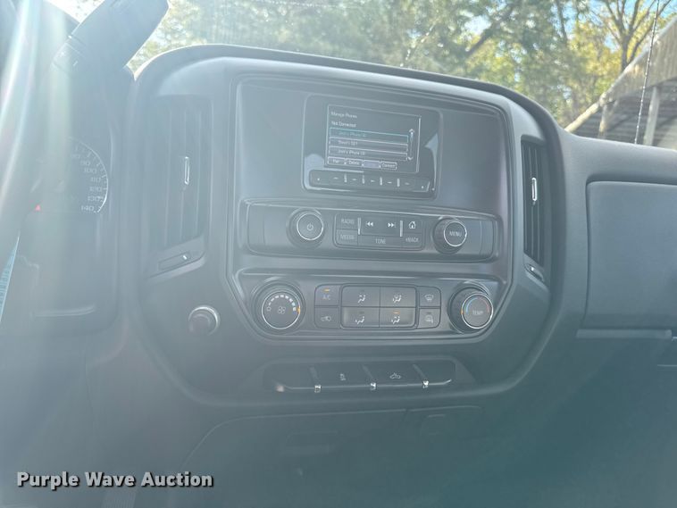 image for item EM2379 2015 Chevrolet Silverado 1500 Double Cab pickup truck