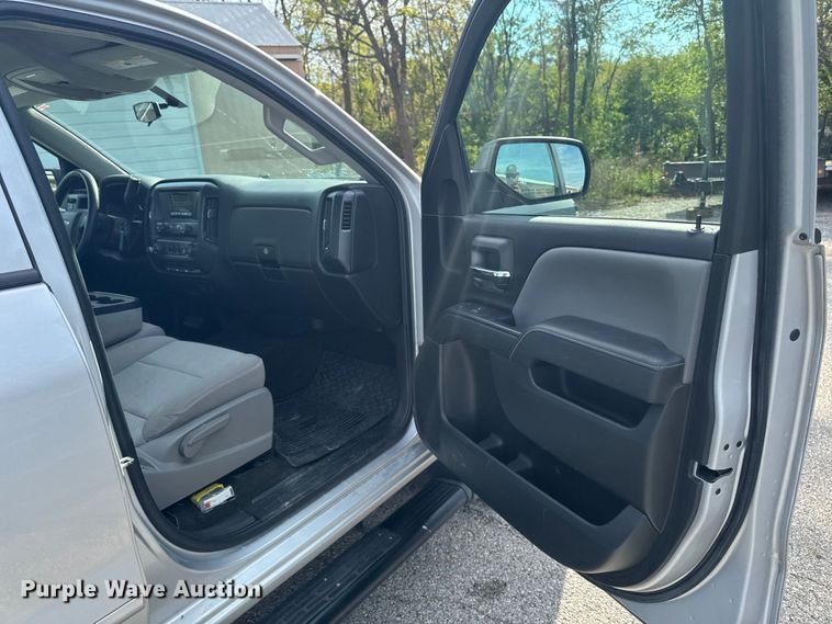 image for item EM2379 2015 Chevrolet Silverado 1500 Double Cab pickup truck