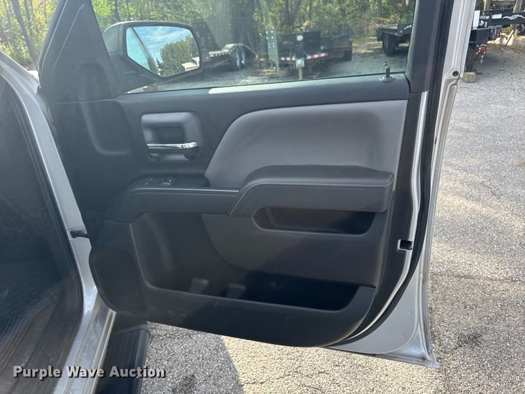 image for item EM2379 2015 Chevrolet Silverado 1500 Double Cab pickup truck