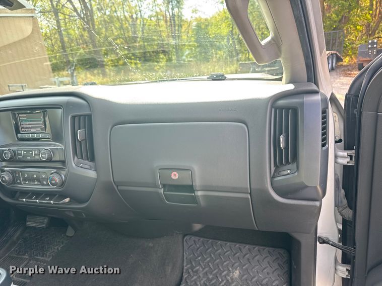 image for item EM2379 2015 Chevrolet Silverado 1500 Double Cab pickup truck