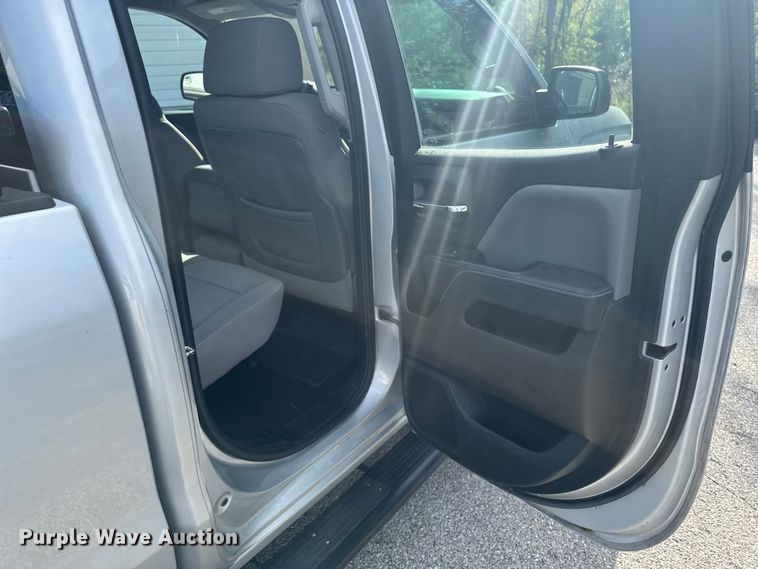 image for item EM2379 2015 Chevrolet Silverado 1500 Double Cab pickup truck