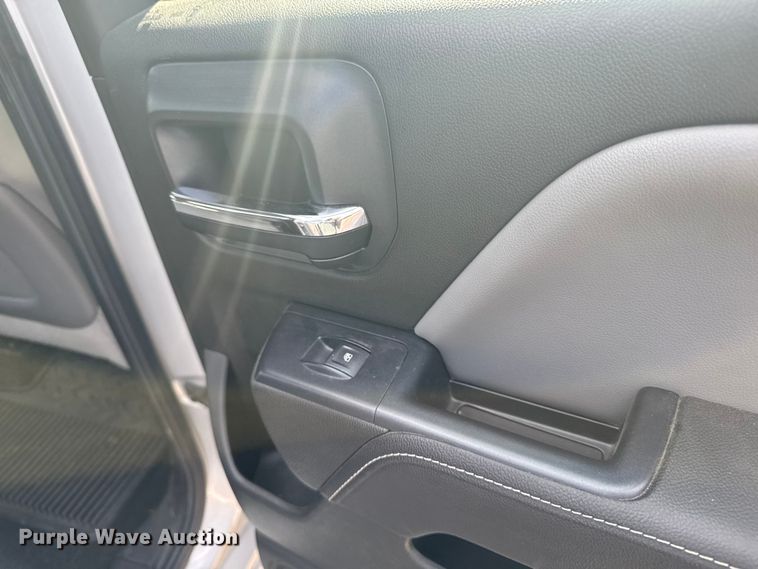 image for item EM2379 2015 Chevrolet Silverado 1500 Double Cab pickup truck