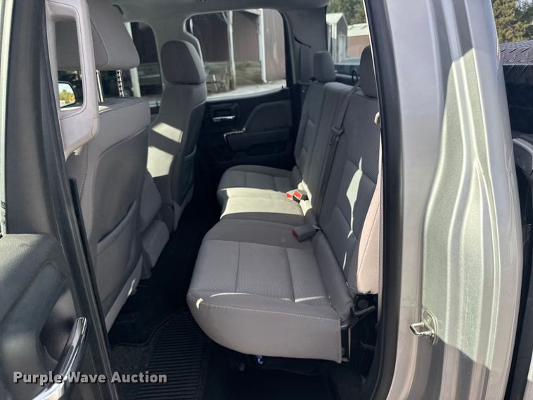 image for item EM2379 2015 Chevrolet Silverado 1500 Double Cab pickup truck