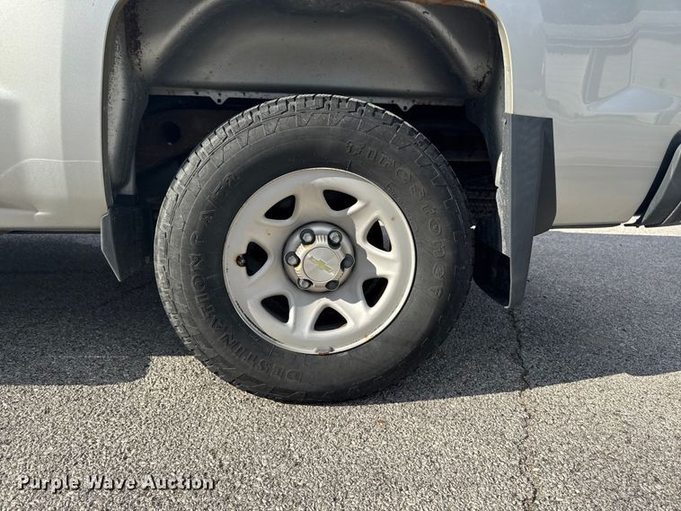 image for item EM2379 2015 Chevrolet Silverado 1500 Double Cab pickup truck