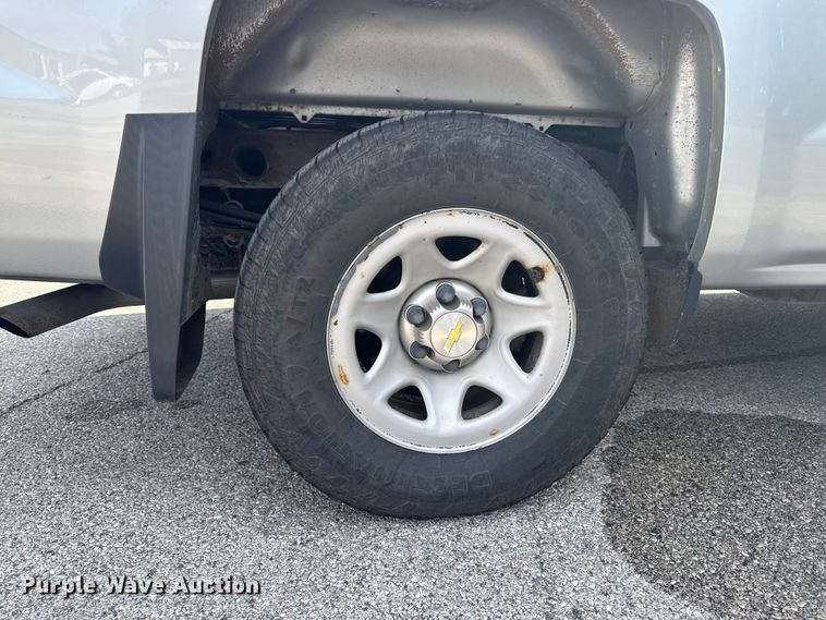 image for item EM2379 2015 Chevrolet Silverado 1500 Double Cab pickup truck