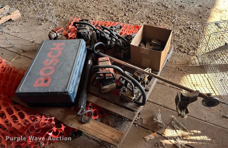 image for item EM2382 Tools