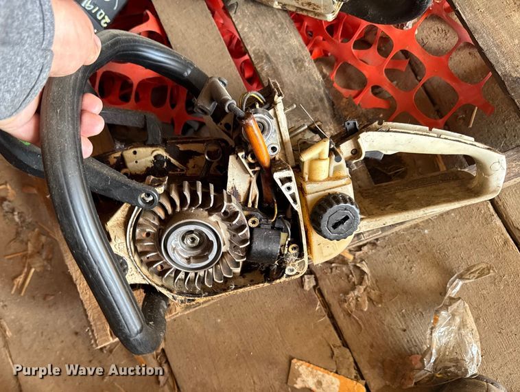 image for item EM2382 Tools