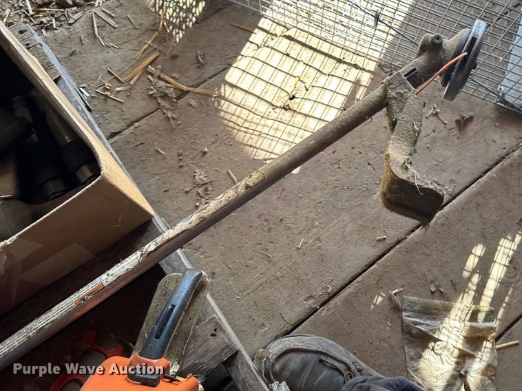 image for item EM2382 Tools