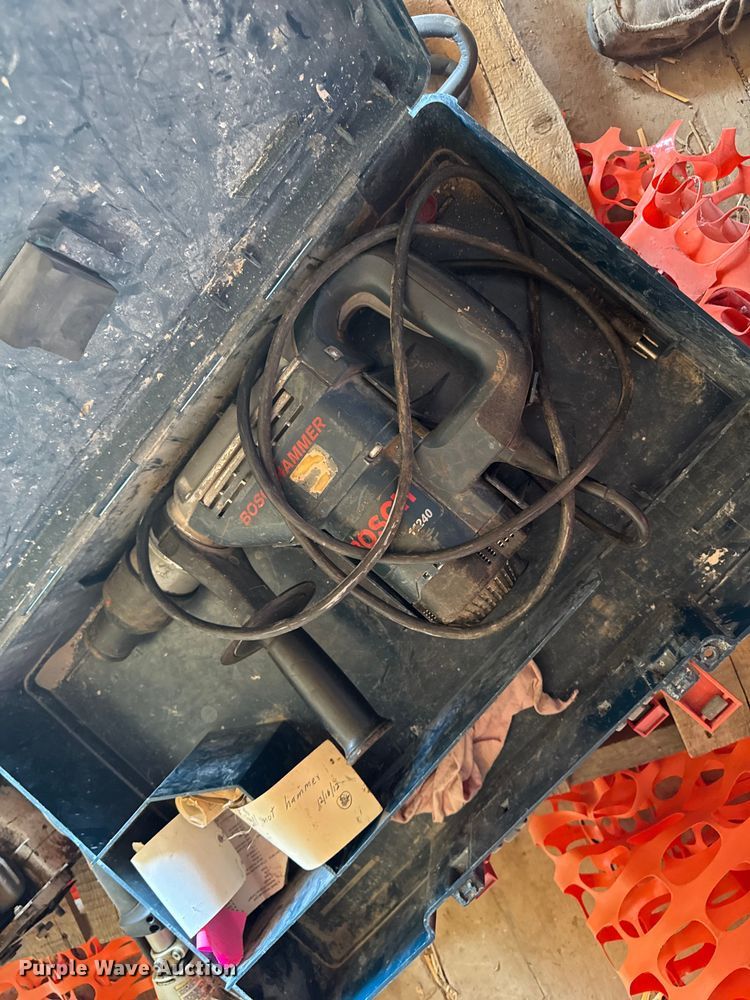 image for item EM2382 Tools