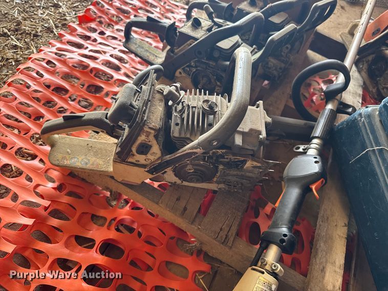 image for item EM2382 Tools