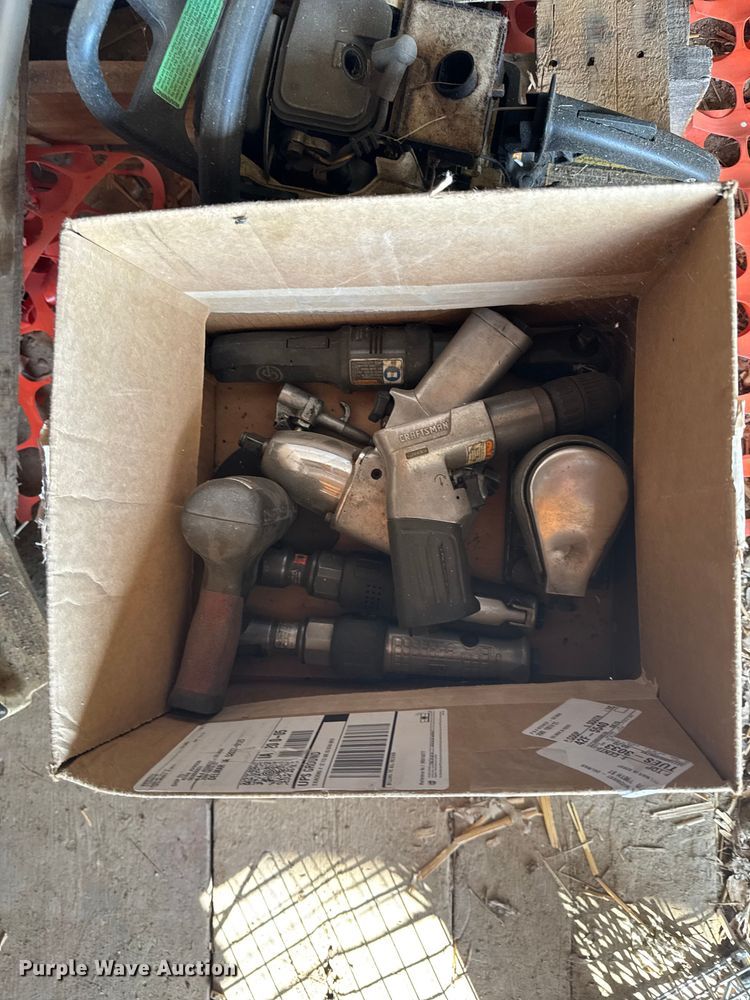 image for item EM2382 Tools