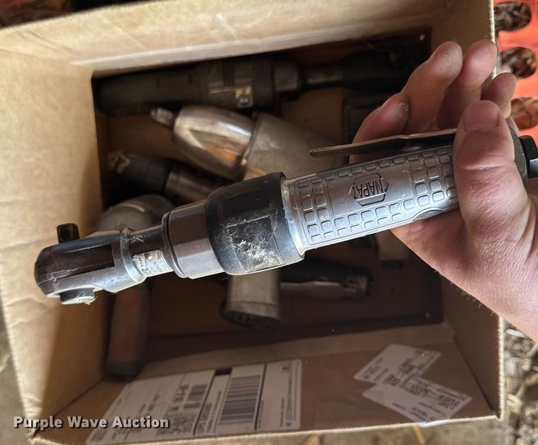 image for item EM2382 Tools