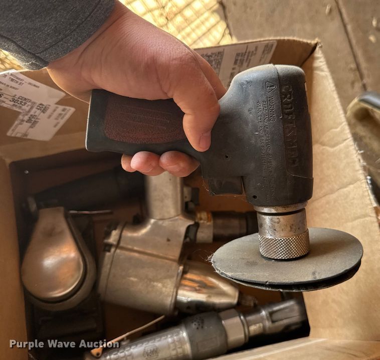 image for item EM2382 Tools