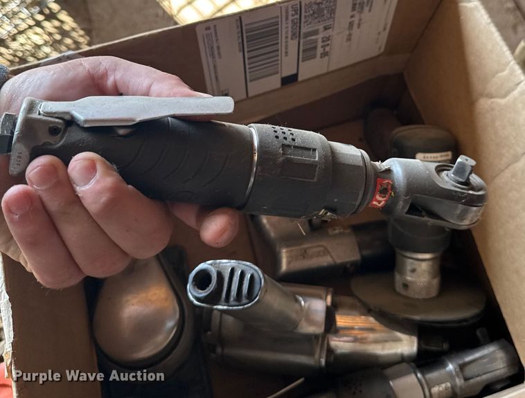 image for item EM2382 Tools