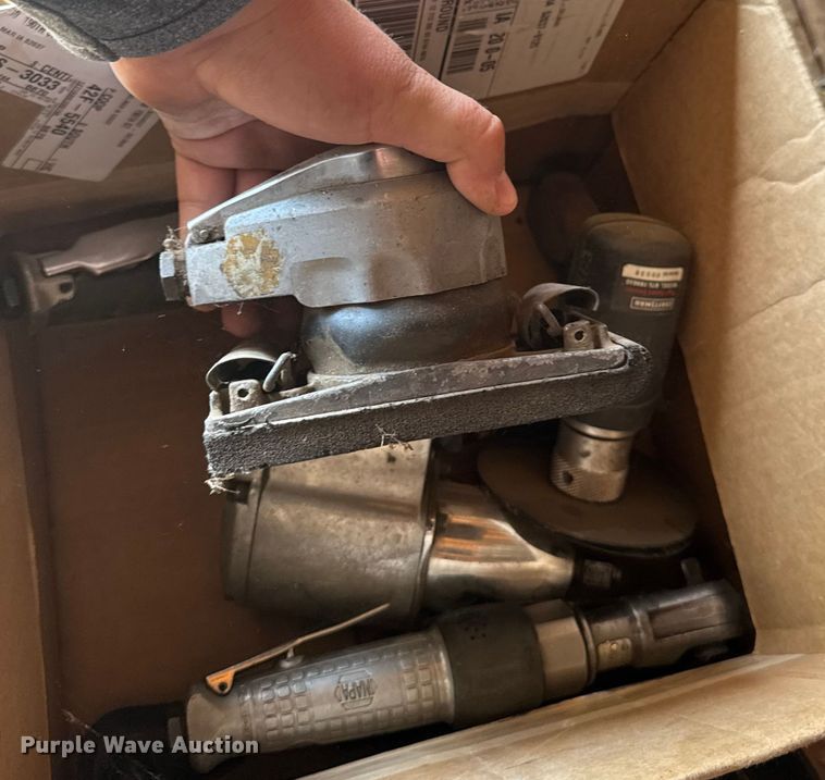 image for item EM2382 Tools