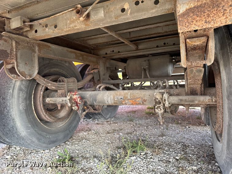 image for item EM2384 2003 Wabash dry van trailer