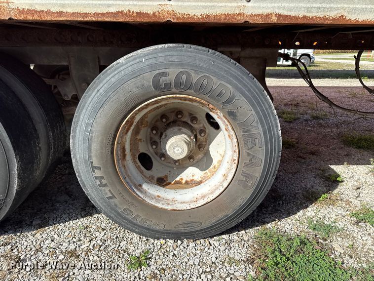 image for item EM2384 2003 Wabash dry van trailer