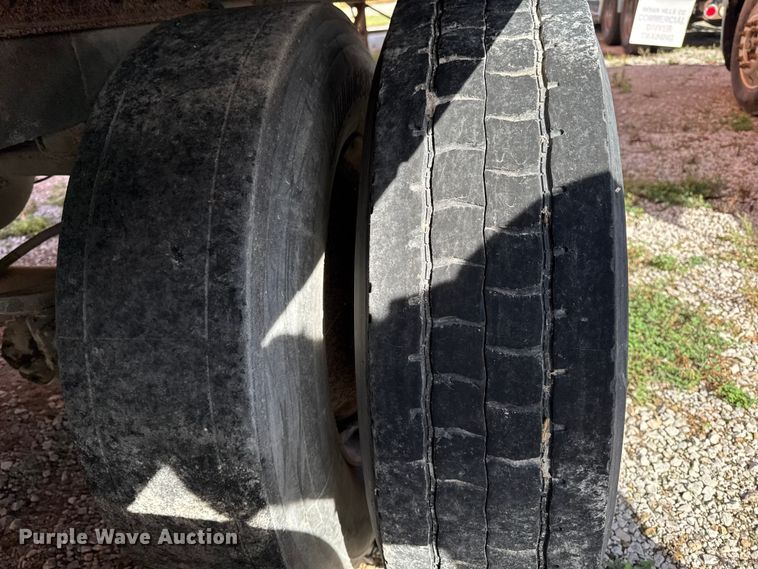 image for item EM2384 2003 Wabash dry van trailer